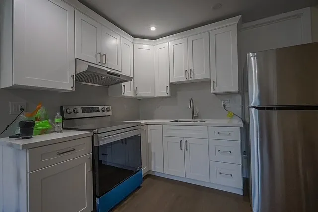 1 bed, 420 sqft, $2,200 — Photo 1