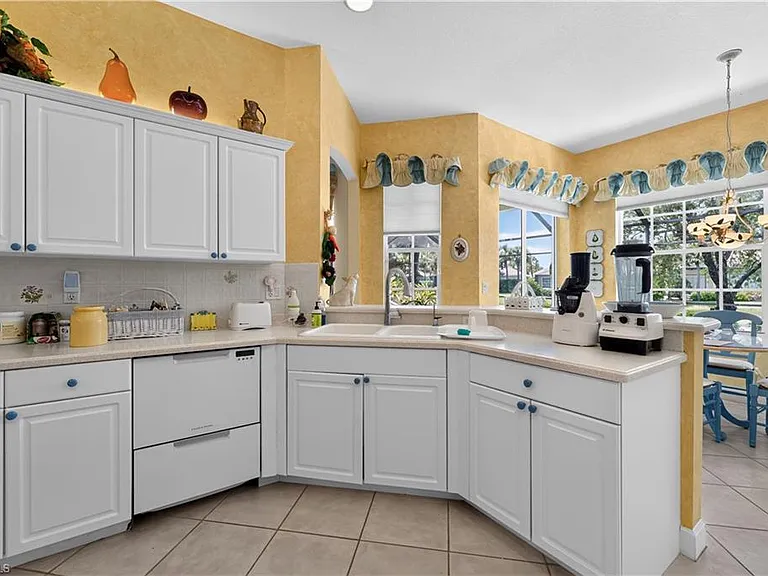 2317 Island Cove Cir — Photo 12