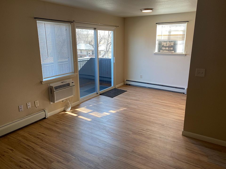 Dining Room w/ Deck view