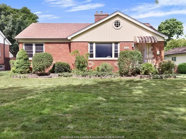2432 Buckingham Dr, Windsor, ON N8T 2B5