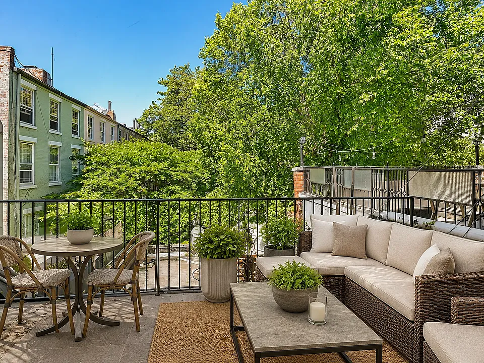 142 W Houston St #2