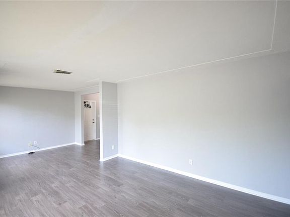 5th image of 2440 Tropical Shores Dr SE