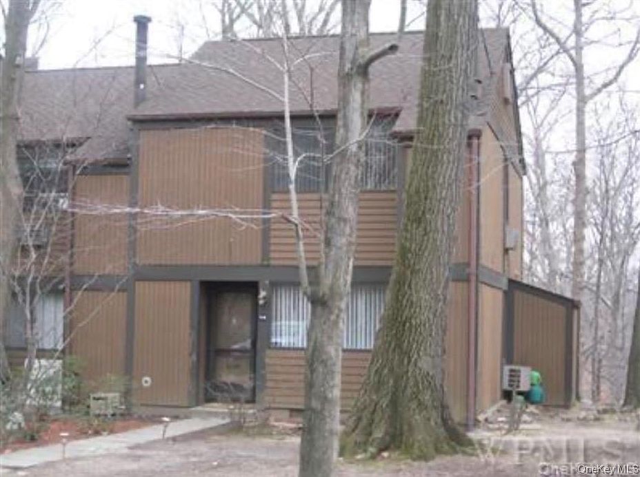 1st image of 114 Round Hill Road