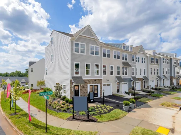 6013 McComb St, Crozet, VA 22932