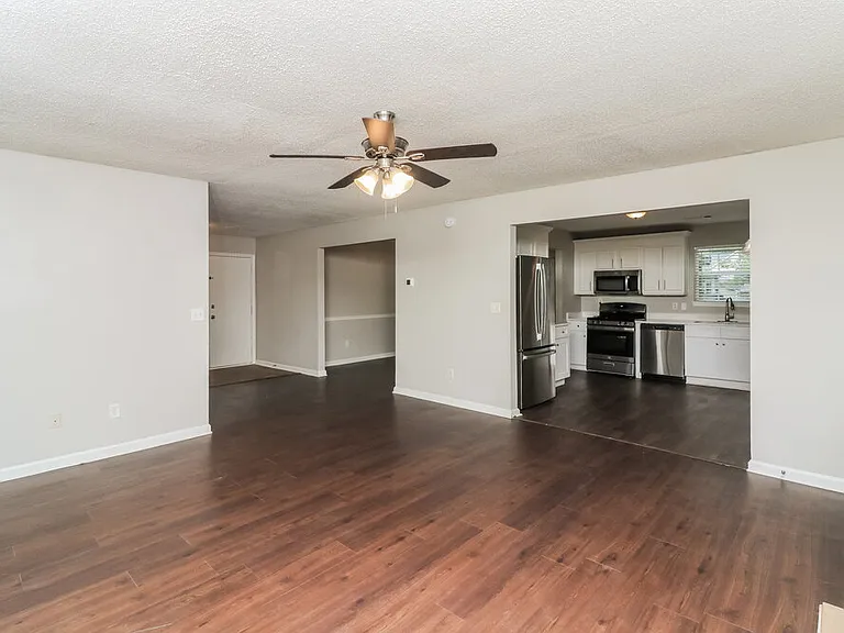 4125 Clarks Trl — Photo 8