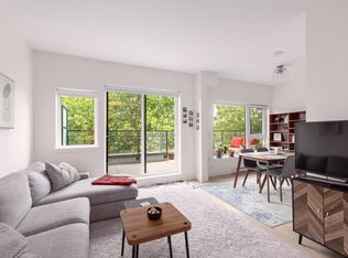 2666 Duke St #404, Vancouver, BC V5R 4S9
