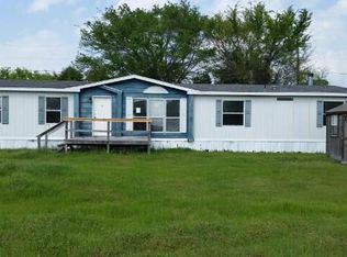 143 Superstar Dr, Trinidad, TX 75163