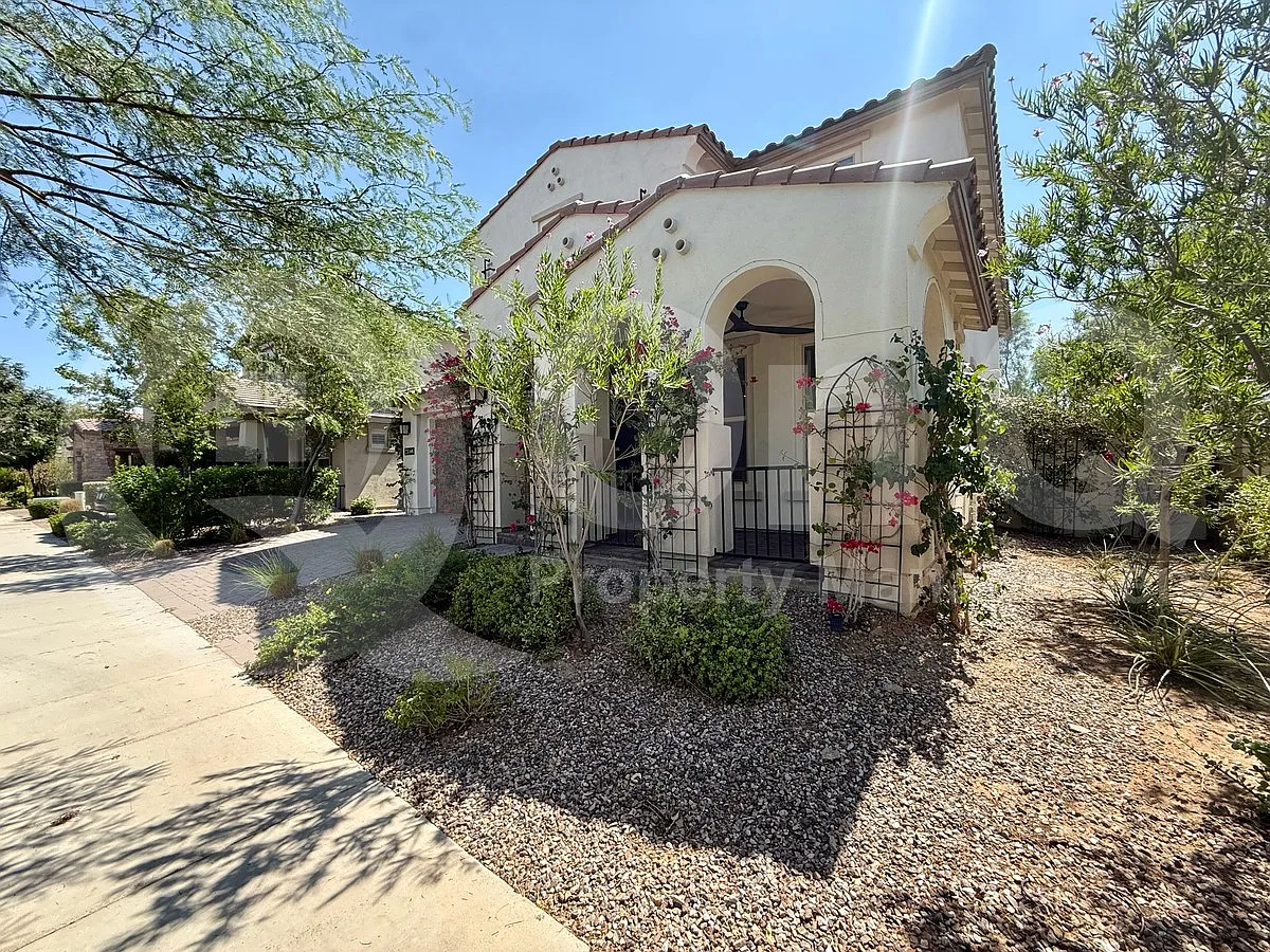 4 bed, 3.5 bath, 3104 sqft, $3,700 — Photo 3