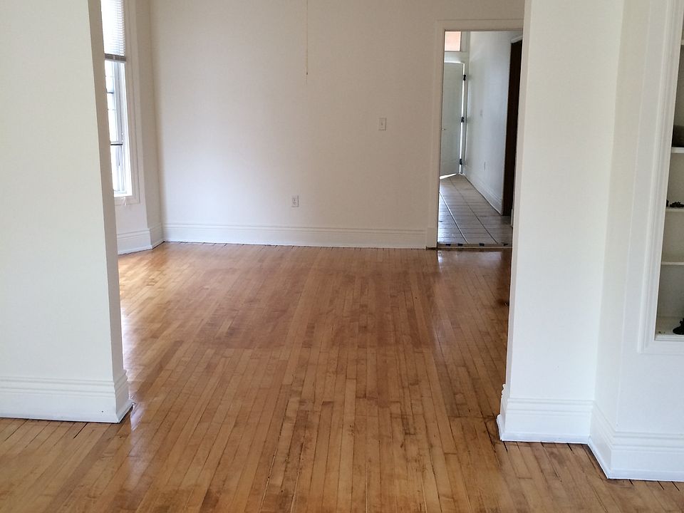 1st image of 5653 W Montrose Ave #2