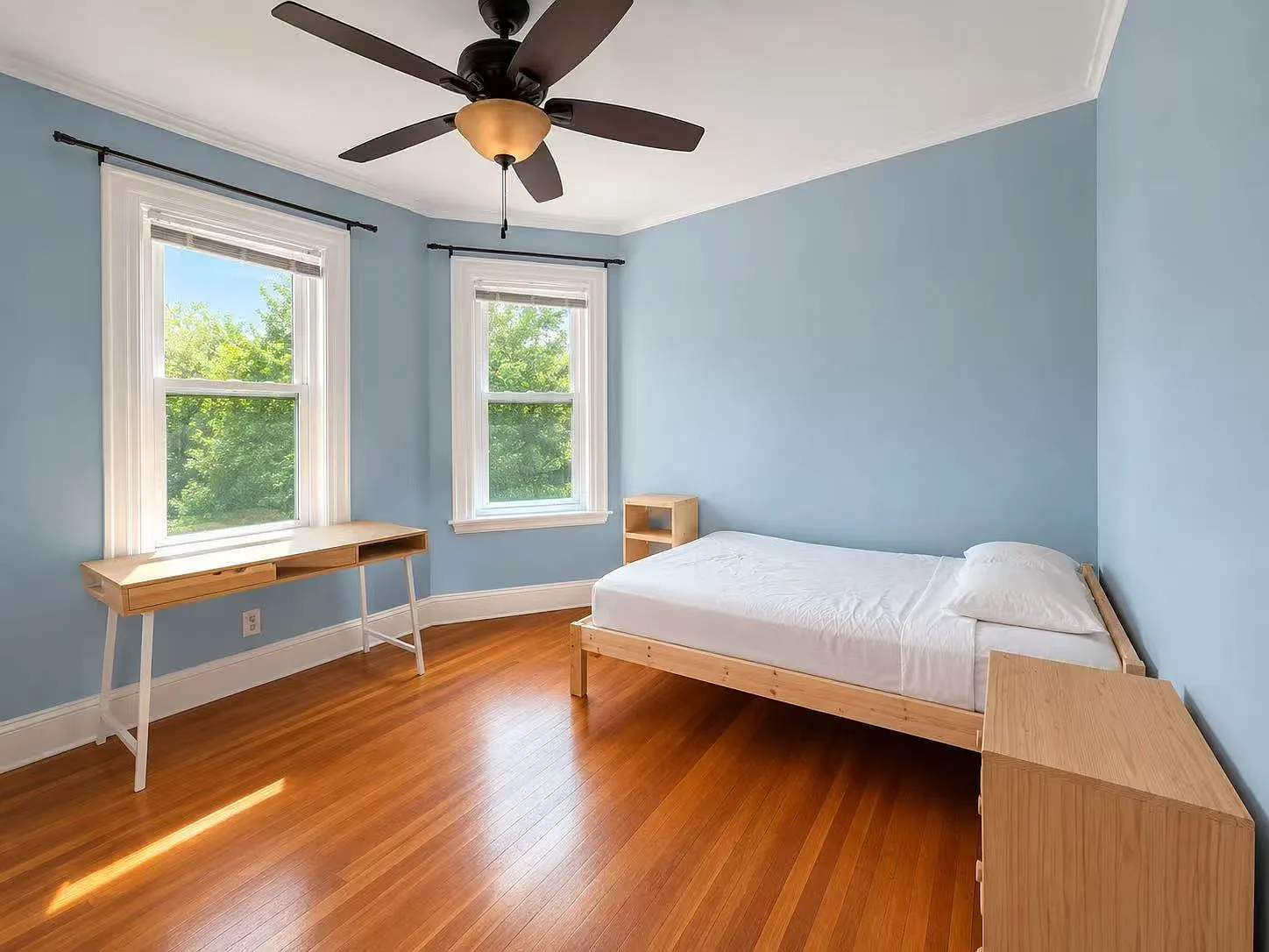 4 bed, 1700 sqft, $2,700 — Photo 4