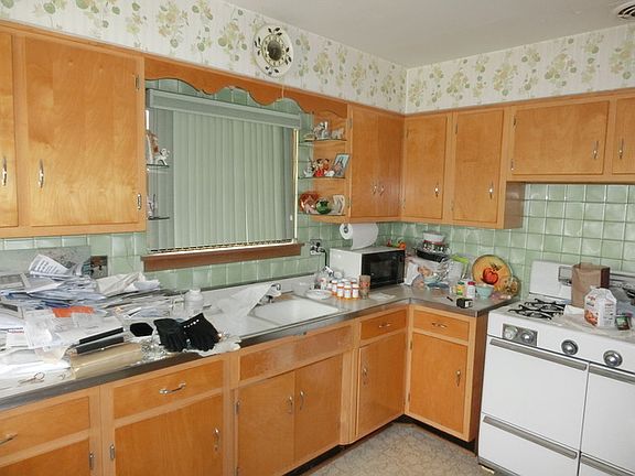 4th image of 1639 Downing Ave