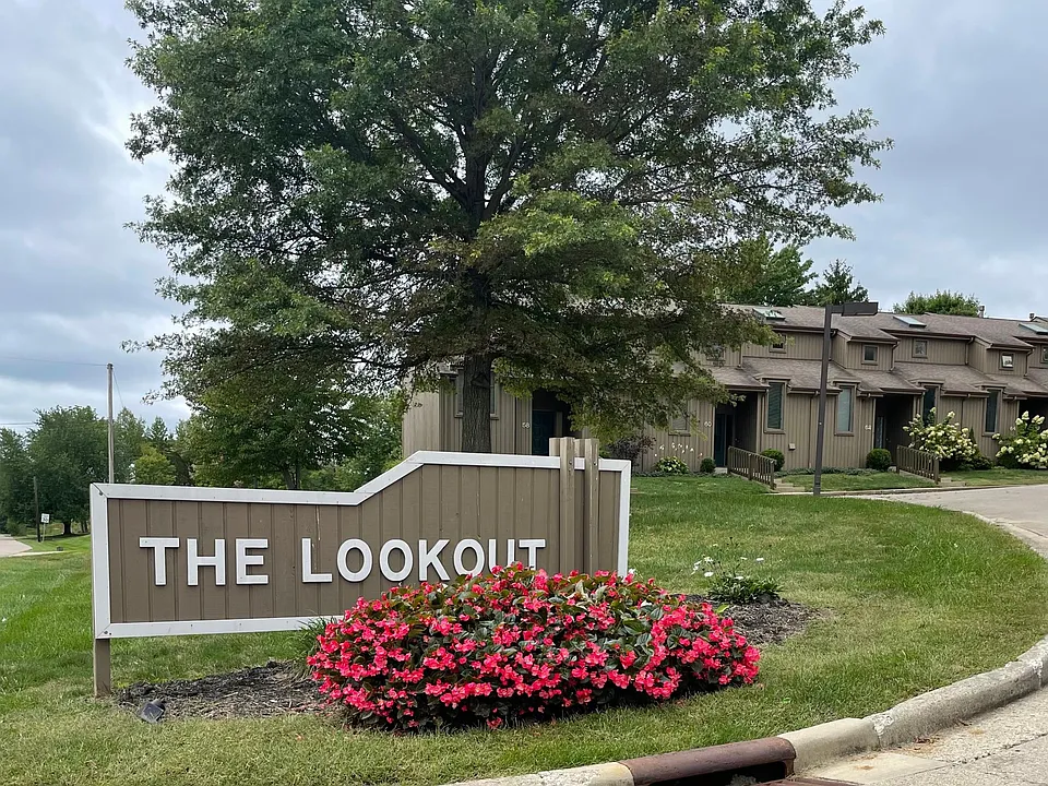 89 Lookout Ridge Dr