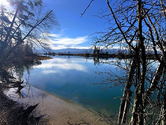 4th image of 1262 Riverside Rd