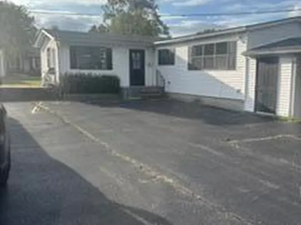 217 1/2 W Daugherty St, Webb City, MO 64870