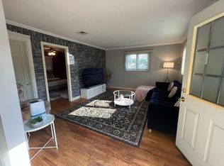 12 Patricia Ct, Bethpage, NY 11714