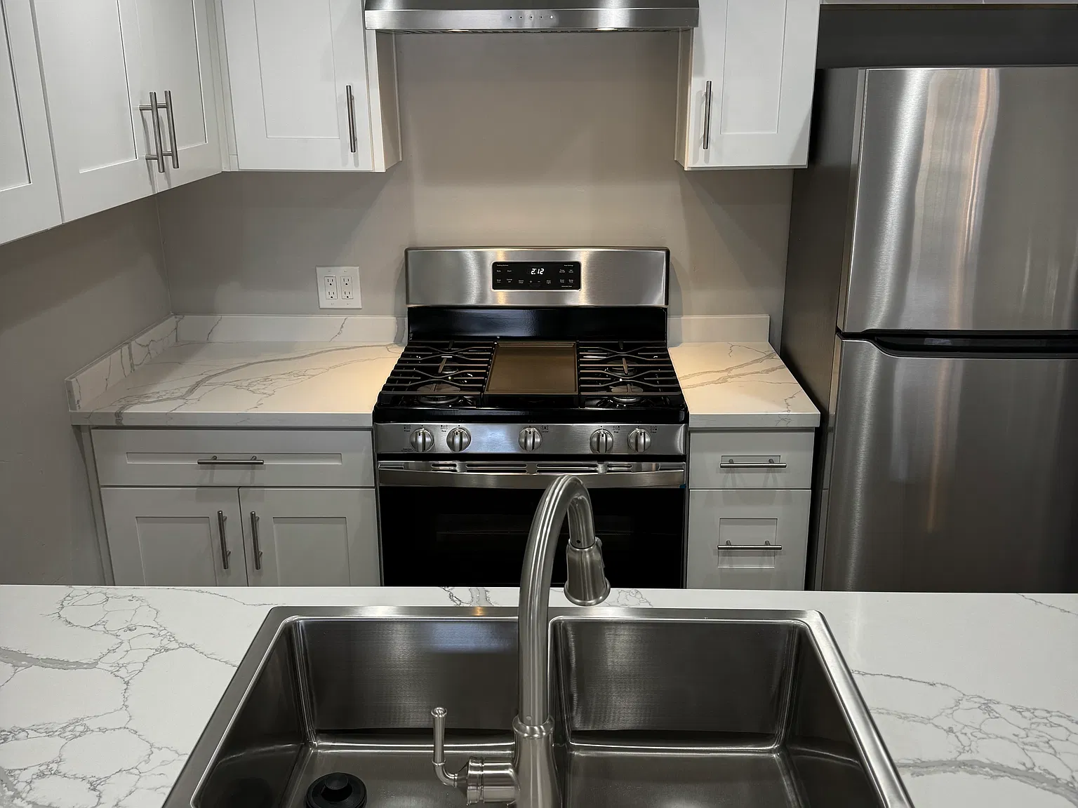 2 bed, 1.5 bath, $3,600 — Photo 3
