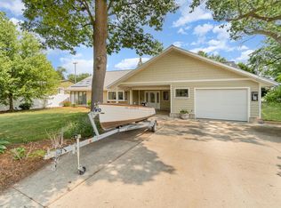 249 Lagoon Beach Dr, Bay City, MI