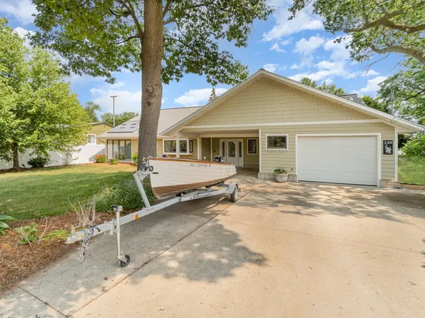 249 Lagoon Beach Dr, Bay City, MI 48706