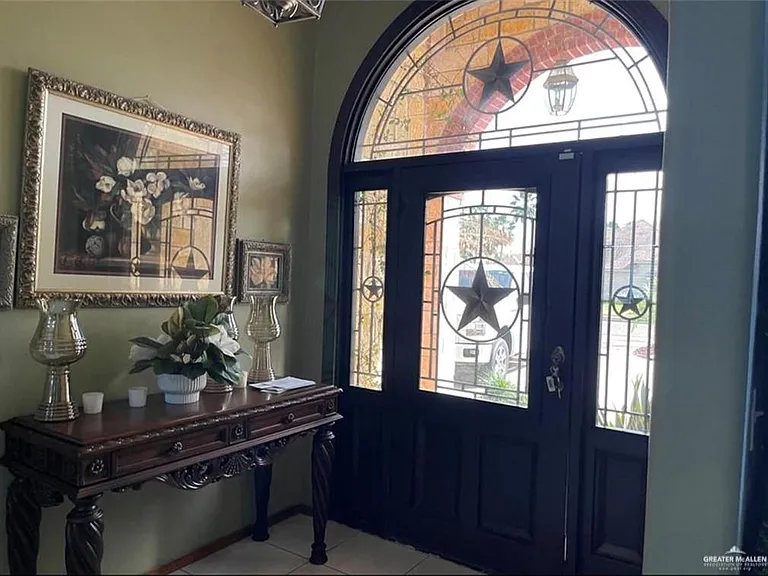 2303 Nappa Valley Dr — Photo 2
