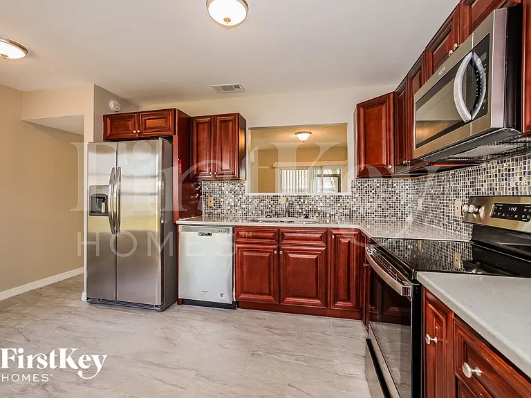 724 Dromedary Dr — Photo 6