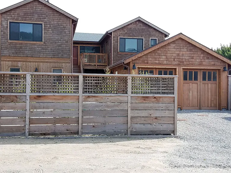254 Seadrift Rd — Photo 13