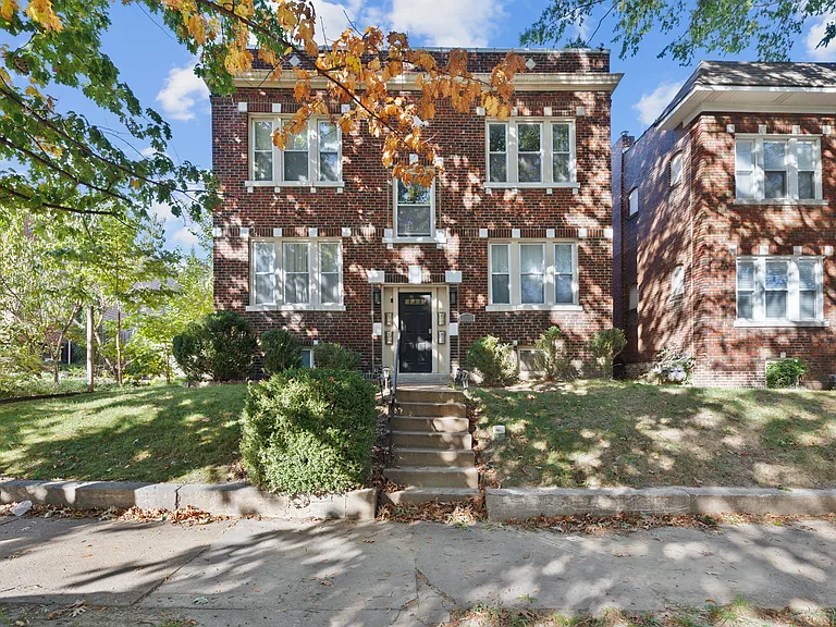 3235 Lafayette Ave #1W — Photo 1