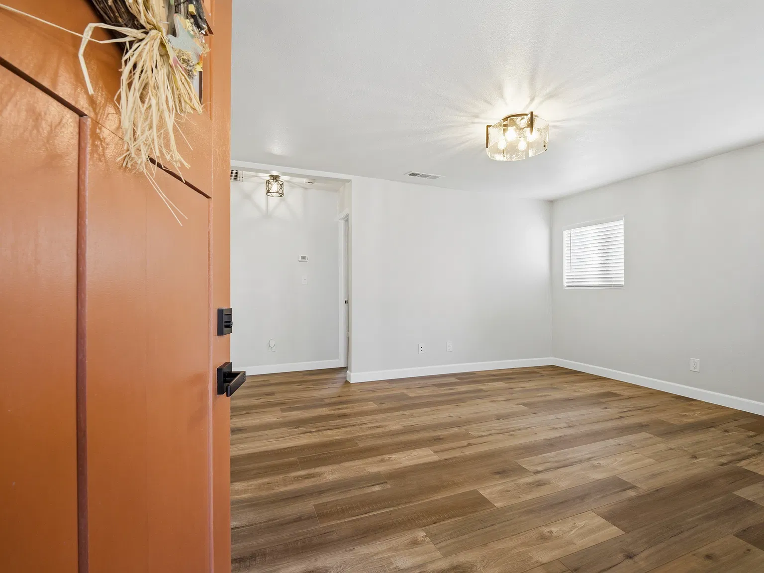 3 bed, 1237 sqft, $4,150 — Photo 4