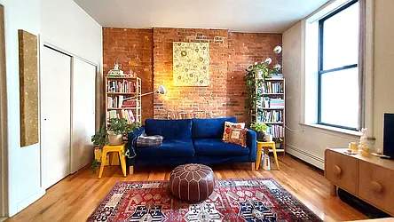 Rented by R New York