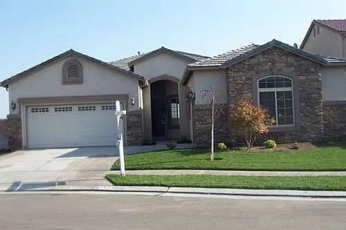 2521 S Bundy Dr photo 1