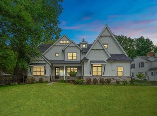 1030 Illinois Rd, Wilmette, IL 60091