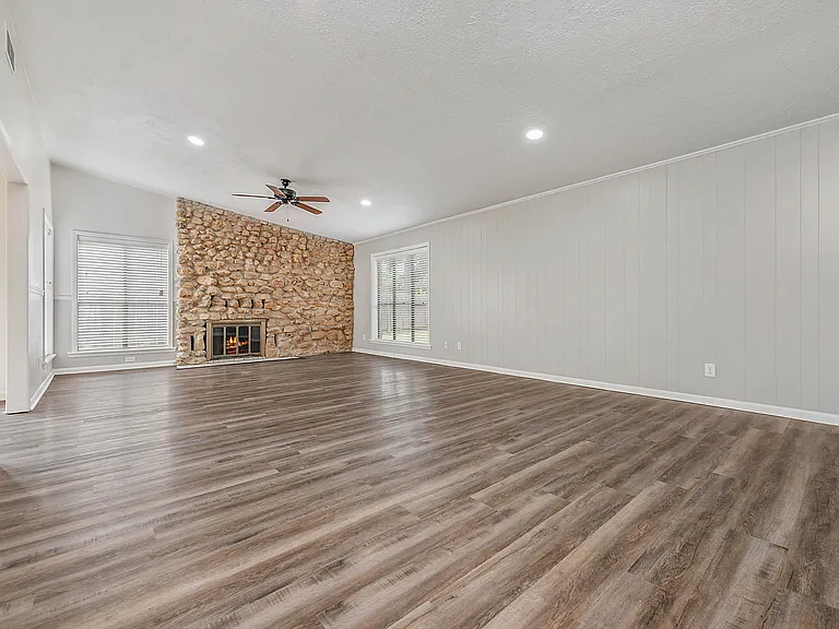 2910 Jennifer Dr — Photo 10