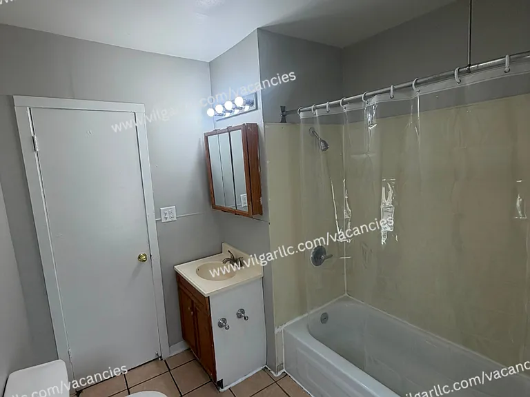 4926 Olcott Ave — Photo 9
