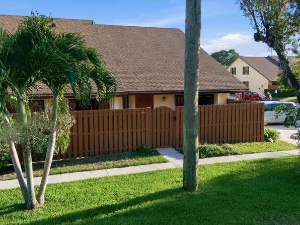 131 Springdale Circle, Palm Springs, FL 33461