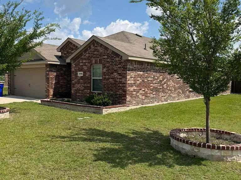 2708 Corbo Dr — Photo 2