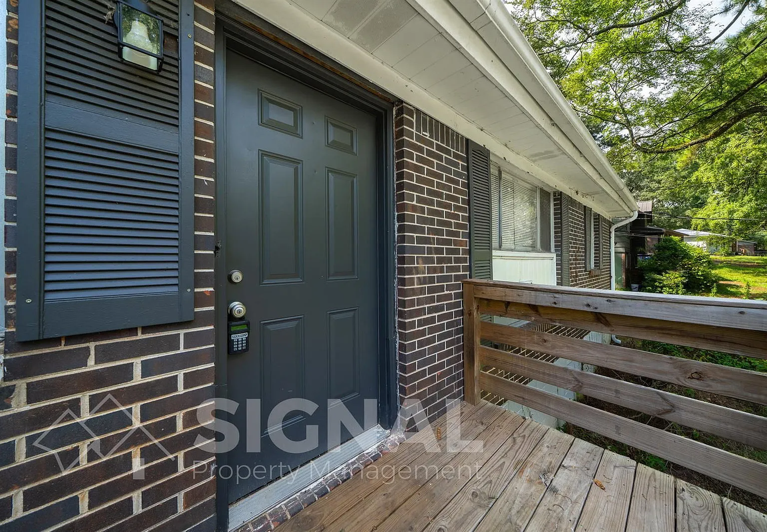 3 bed, 1.0 bath, 911 sqft, $995 — Photo 4