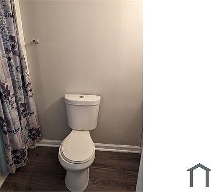 3rd image of 1019 S Church St