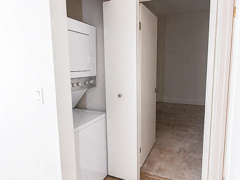 151 Shoreline Ct — Photo 11