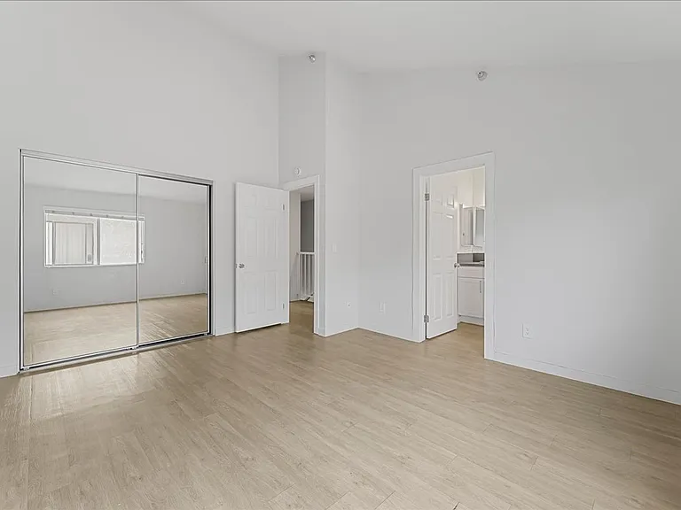14523 Freeman Ave #6 — Photo 11
