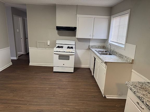 5th image of 3104 Gay Blvd