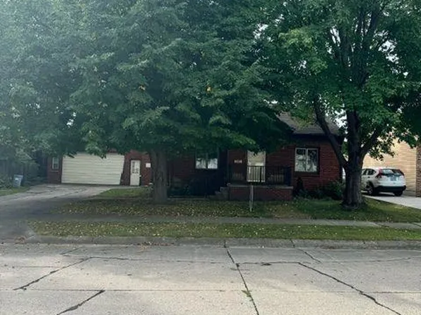 21700 Pleasant St, Saint Clair Shores, MI 48080