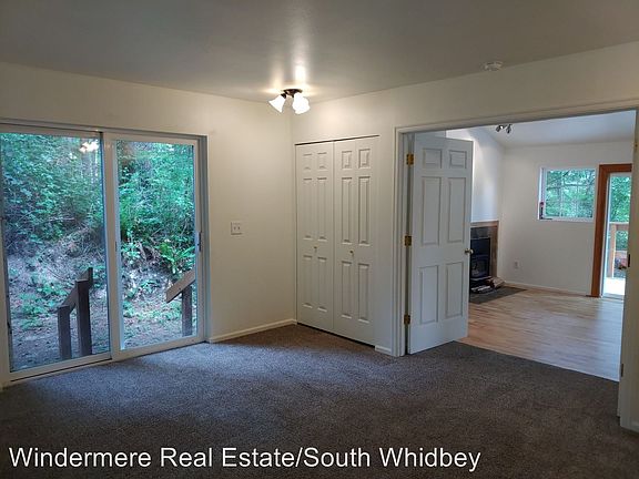 4th image of 4799 Lakeside Dr