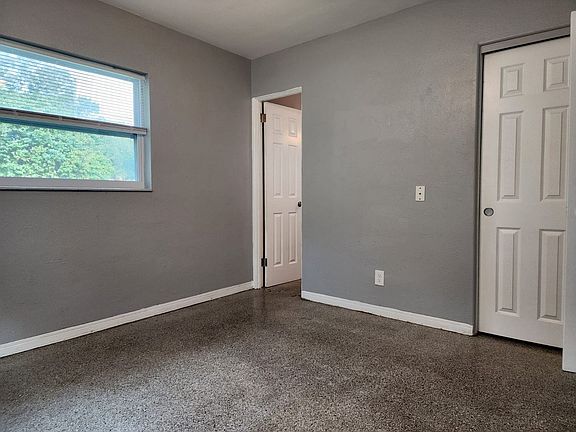 5th image of 4657 20th Ave S