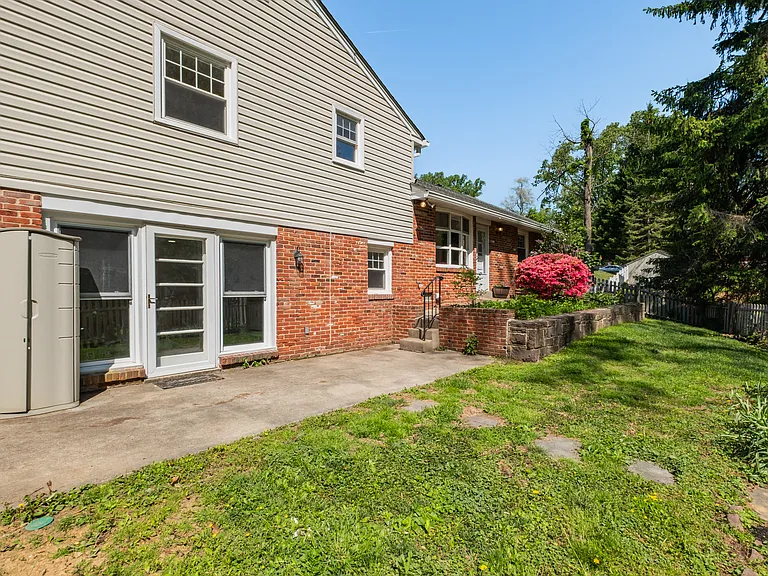 1390 Paxon Pl — Photo 39