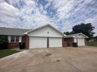 212 W 10th St, Watonga, OK 73772