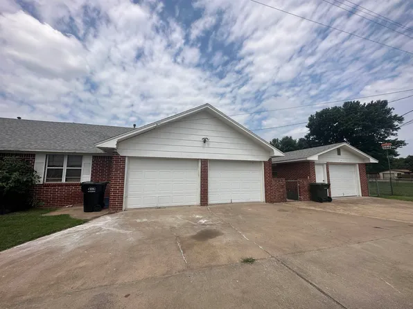 212 W 10th St, Watonga, OK 73772