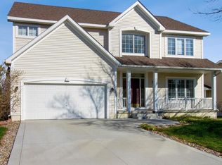5713 NW 92nd St, Johnston, IA 50131