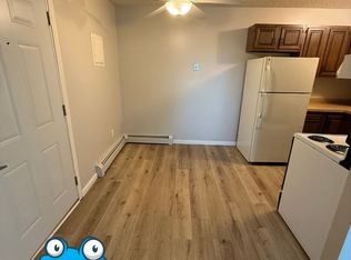 1213 11th St SE #6, Jamestown, ND 58401