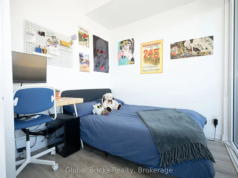 42 Charles St E #2509 — Photo 15