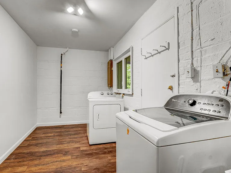 6323 Howe Pl — Photo 23