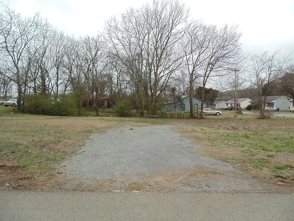 2nd image of 122 Earnhart St